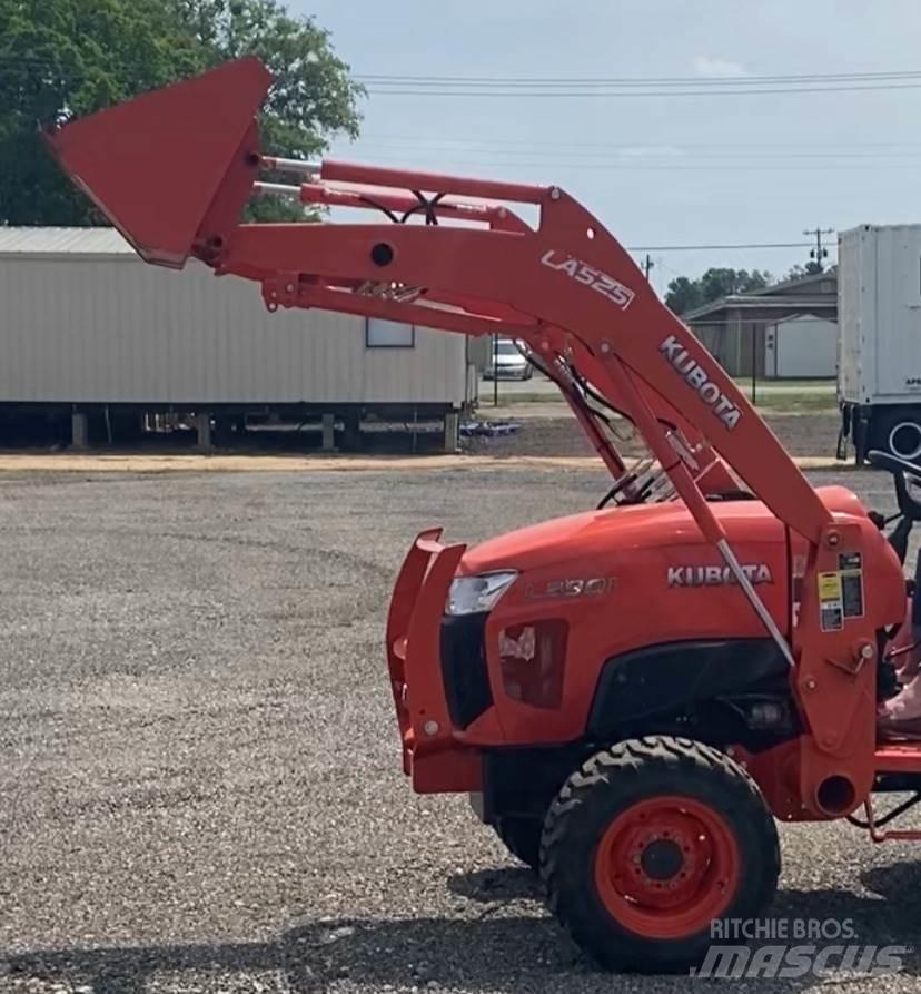 Kubota L3901 الجرارات