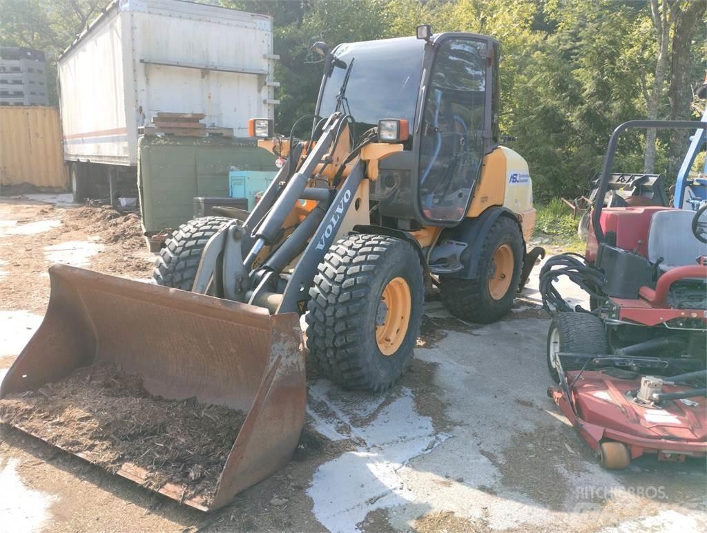 Volvo D20L لوادر بعجل