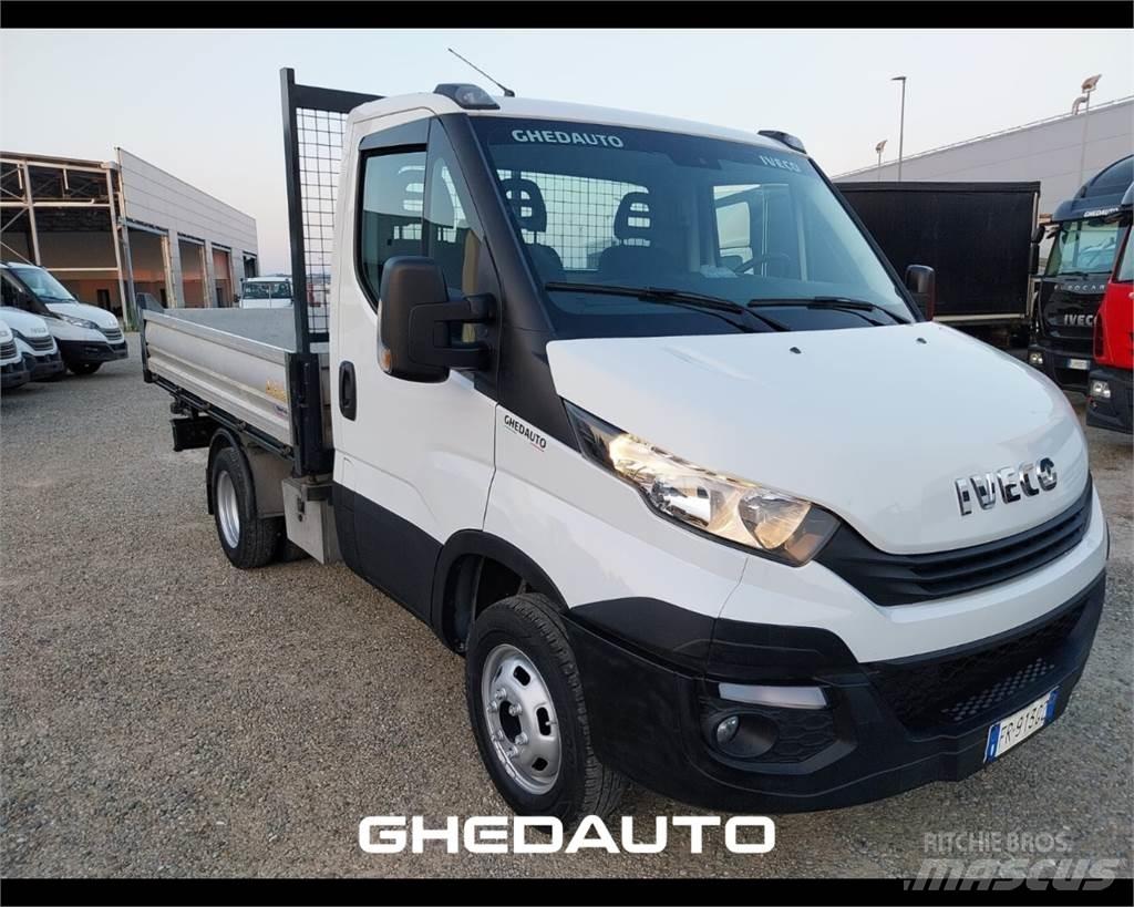 Iveco 35C14 هيكل صندوقي