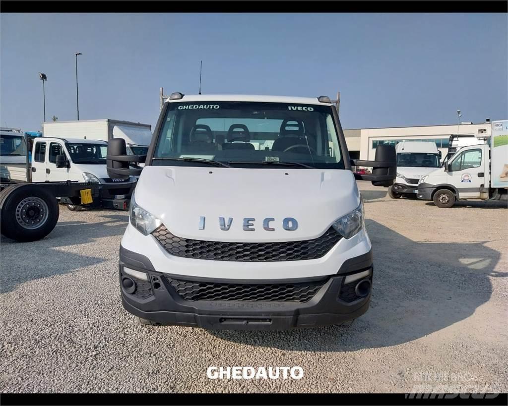 Iveco 35C15 هيكل صندوقي