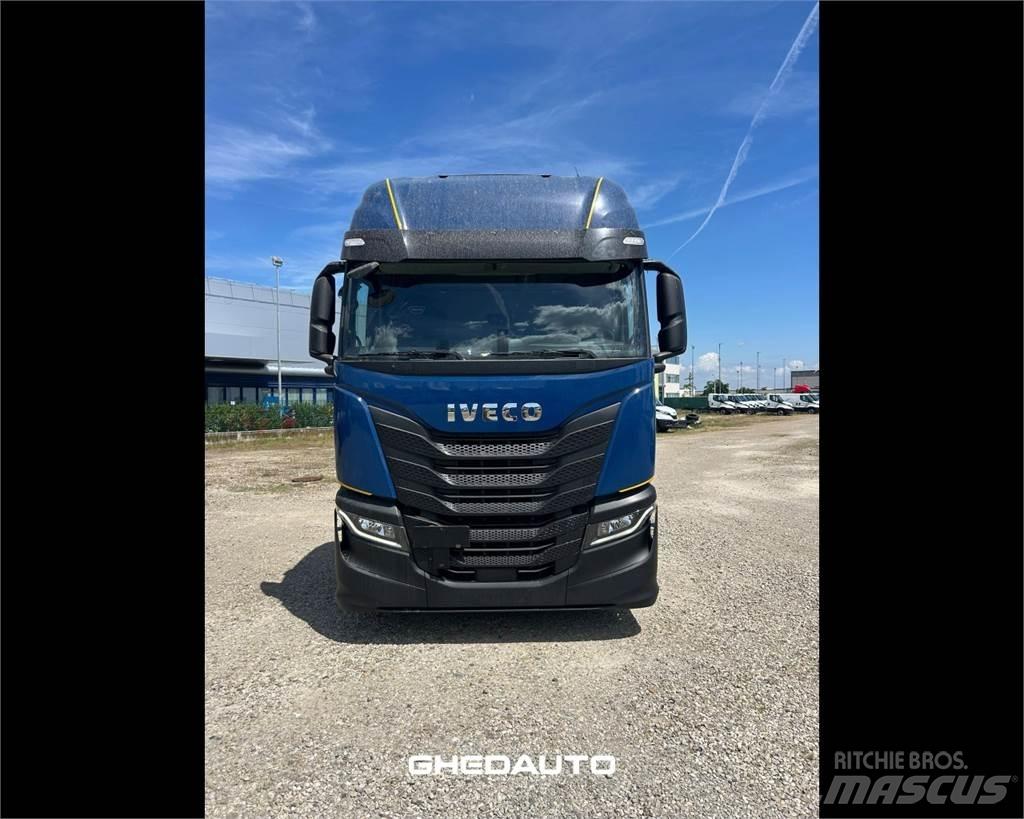 Iveco AS260S48S شاحنات ذات هيكل صندوقي