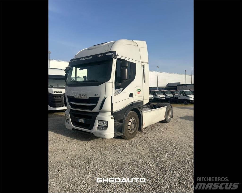 Iveco AS440S48 شاحنات ذات هيكل صندوقي