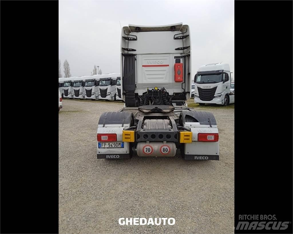 Iveco AS440ST/P شاحنات ذات هيكل صندوقي