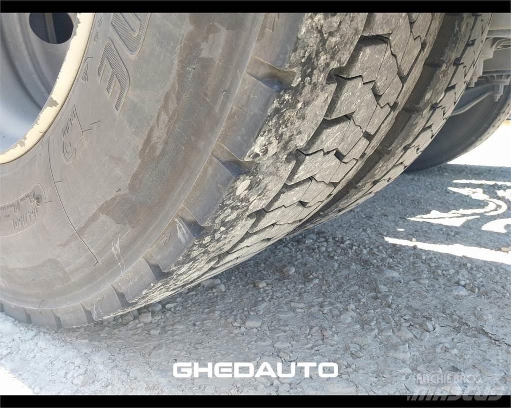 Iveco AS440ST/P شاحنات ذات هيكل صندوقي