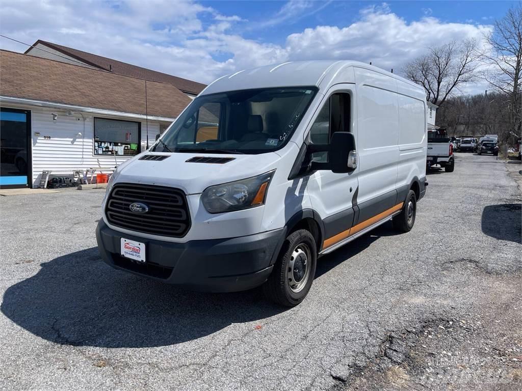 Ford Transit شاحنة مقفلة