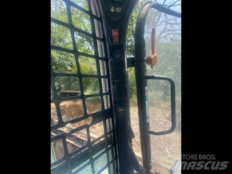 Bobcat T770 لوادر بعجل