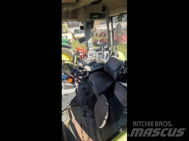 CLAAS AXION 840 الجرارات