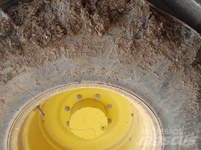 John Deere 6110R الجرارات