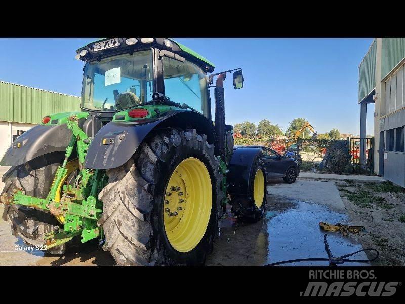 John Deere 6170 R الجرارات
