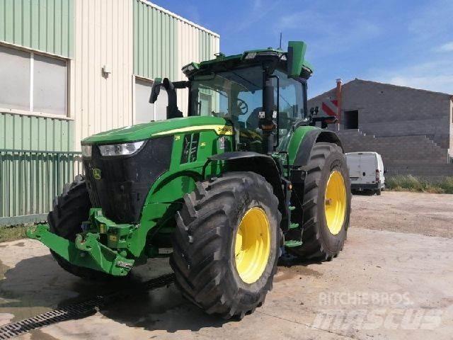 John Deere 7R310 الجرارات
