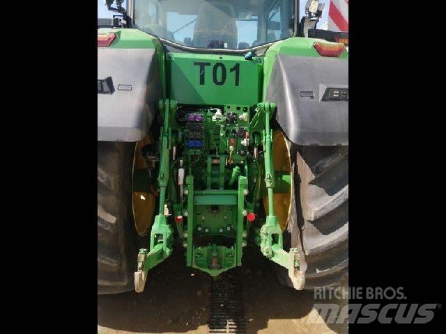 John Deere 7R310 الجرارات