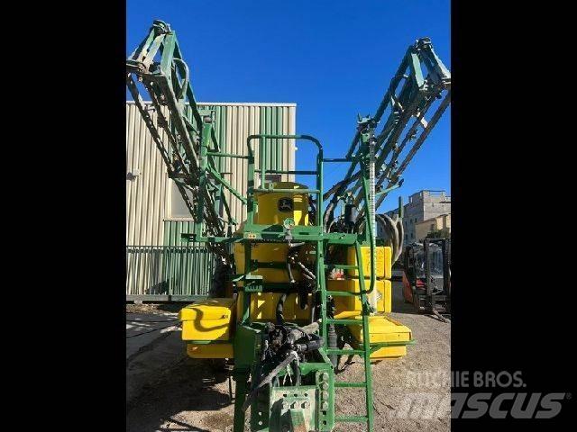 John Deere 824 SE الرشاشات