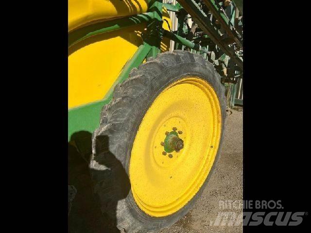John Deere 824 SE الرشاشات