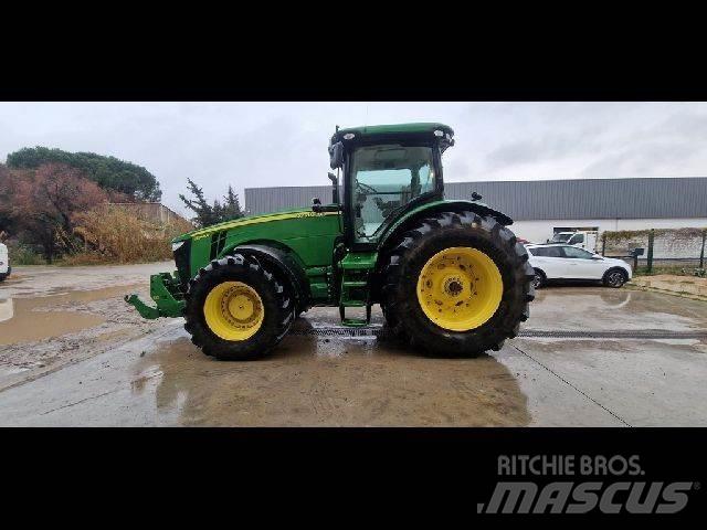 John Deere 8310R الجرارات