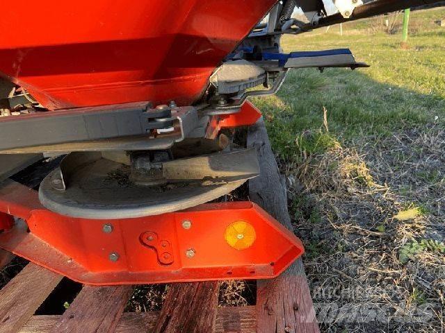 Kuhn AXIS 20.1W معدات فرد المواد المعدنية