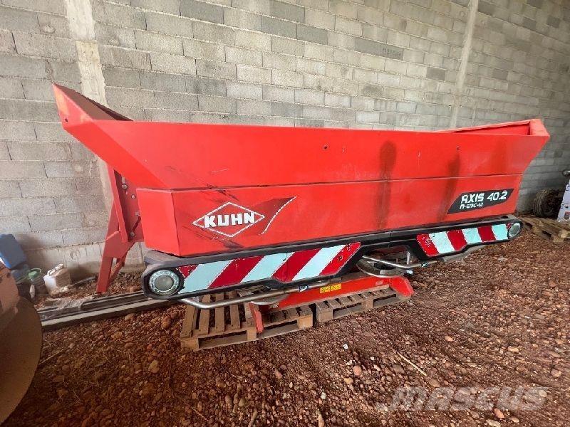 Kuhn AXIS 40.2 معدات فرد المواد المعدنية