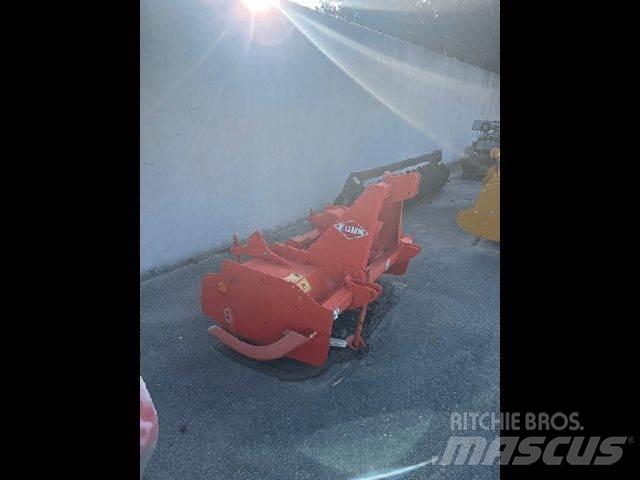 Kuhn EL 62-130 الكاسحات وقلابات التربة ذات المحركات