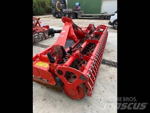 Kuhn HR 4030 كاسحات