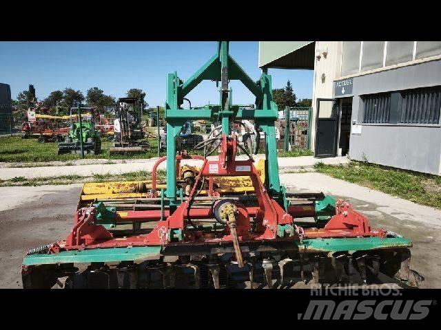 Kverneland NGM101 كاسحات