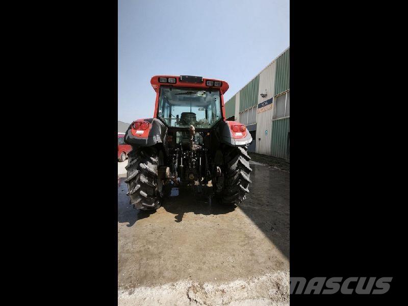 Valtra T140 الجرارات