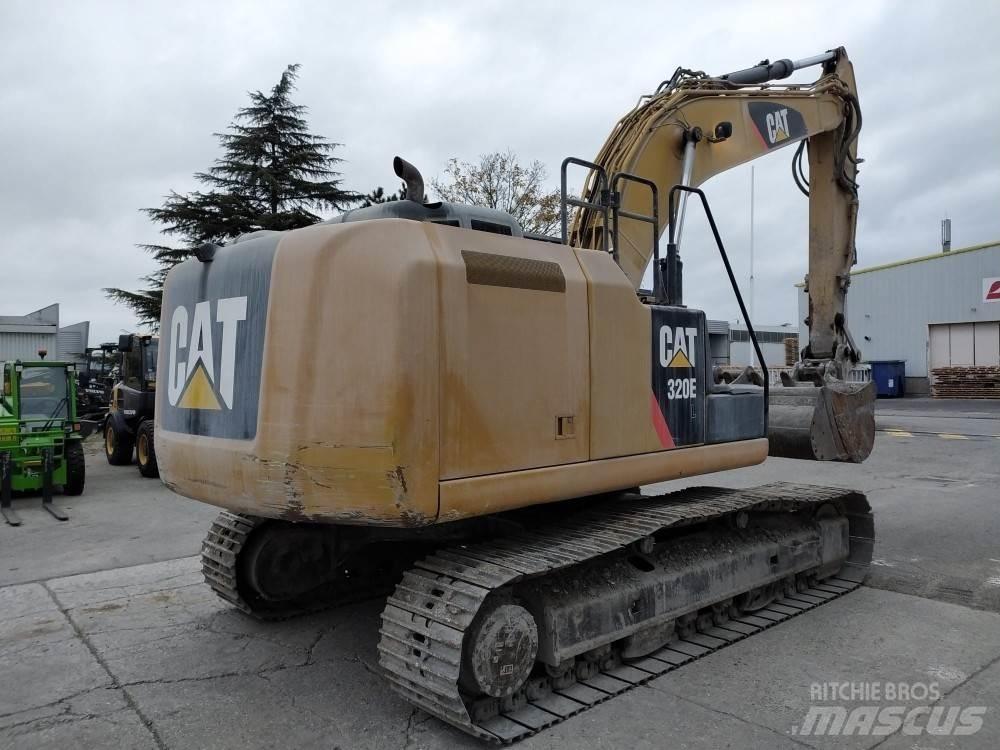 CAT 320EL حفارات زحافة