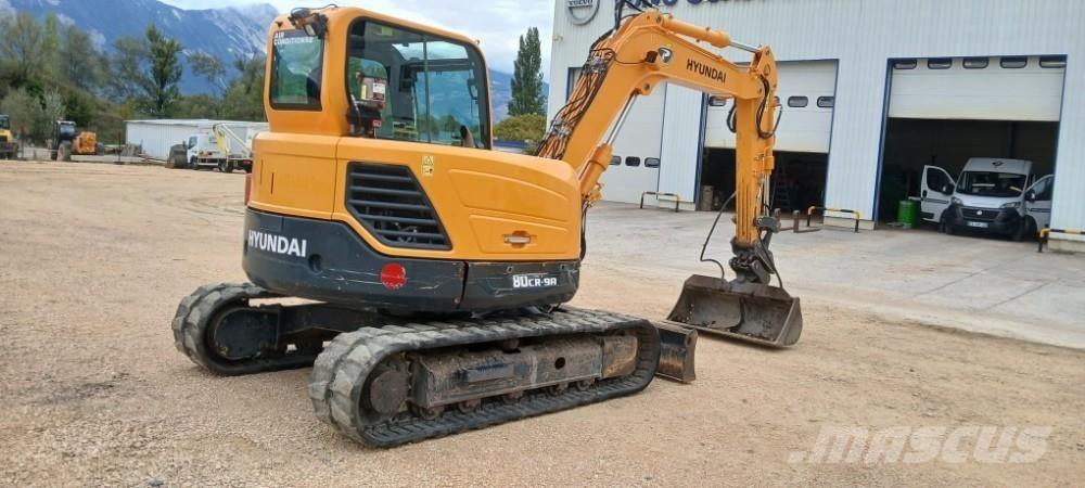 Hyundai R80CR-9A حفارات وسط 7 طن - 12 طن