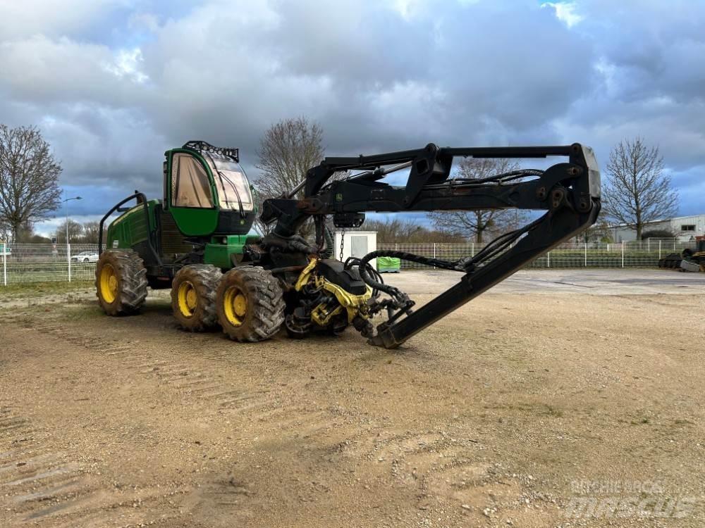 John Deere 1270E قاطعات وجامعات الأشجار