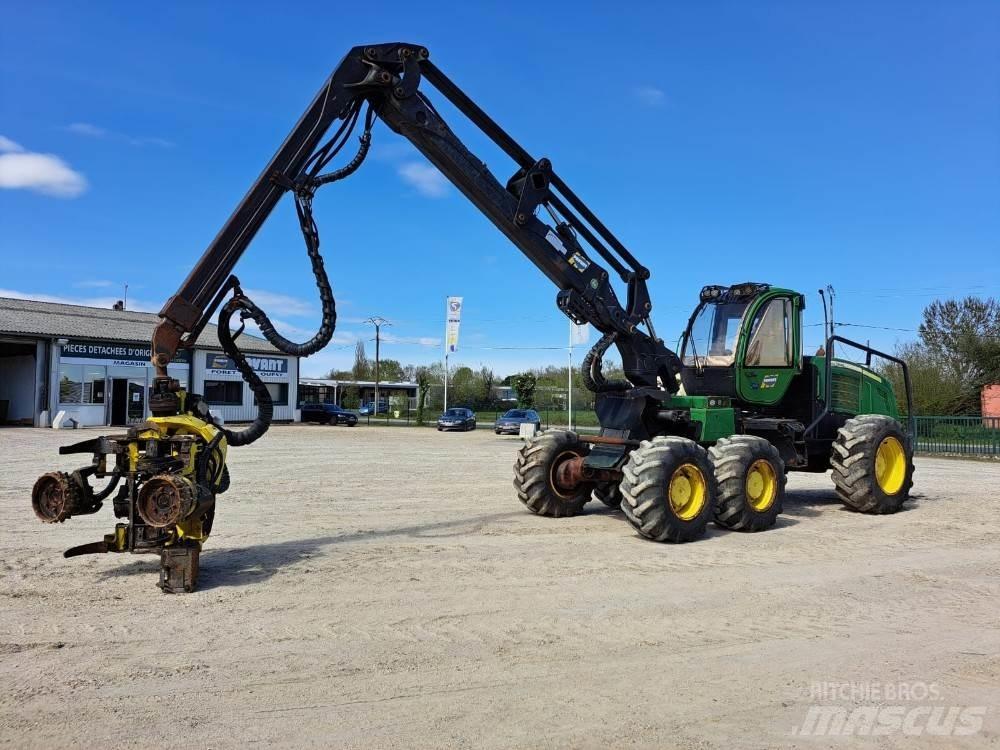 John Deere 1270E قاطعات وجامعات الأشجار