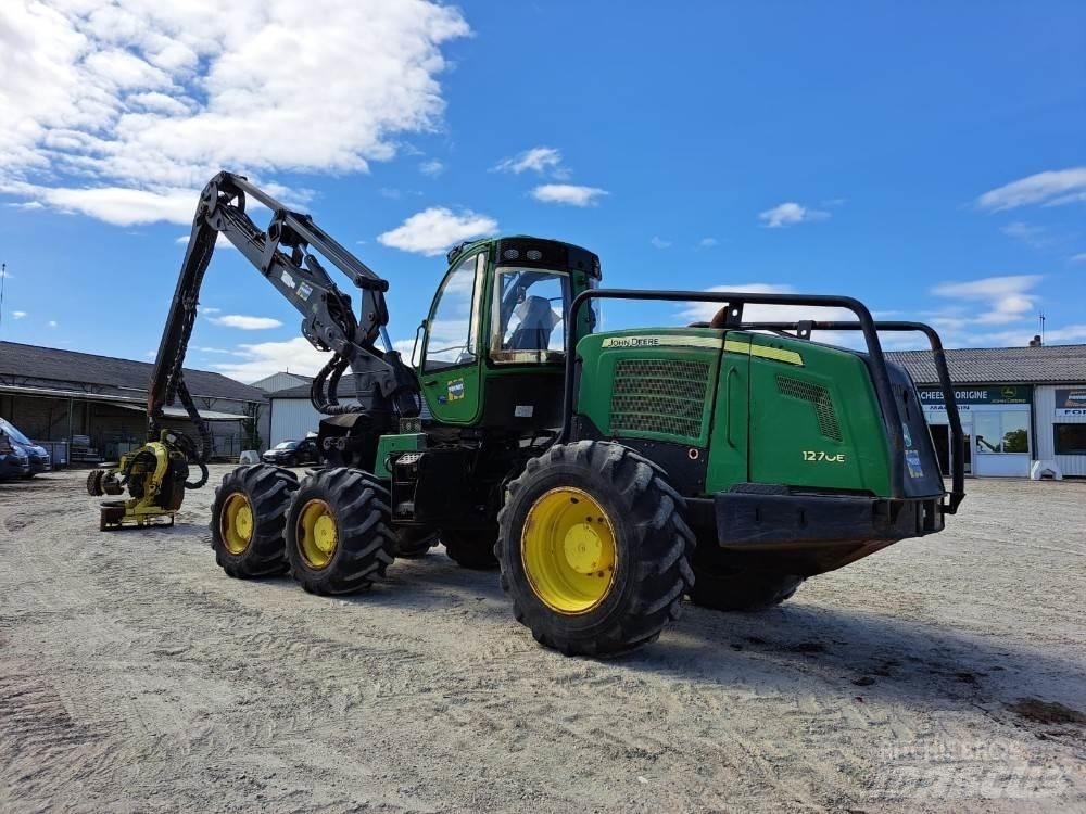 John Deere 1270E قاطعات وجامعات الأشجار