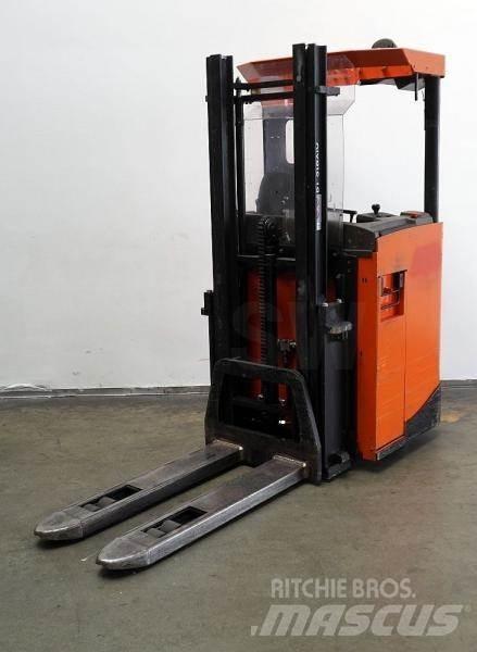 BT SRE135 شاحنات مناولة ذاتية الدفع