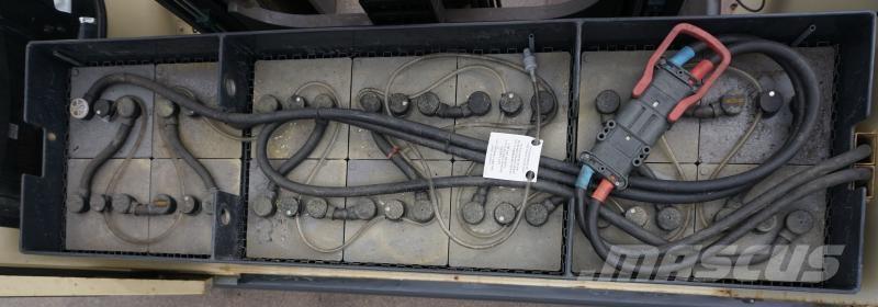 Hubtex S40E لوادر جانبية