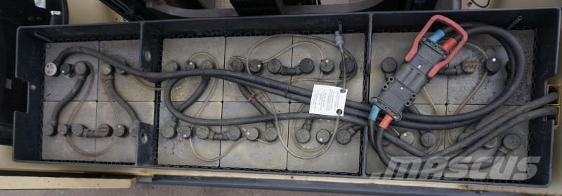 Hubtex S40E لوادر جانبية