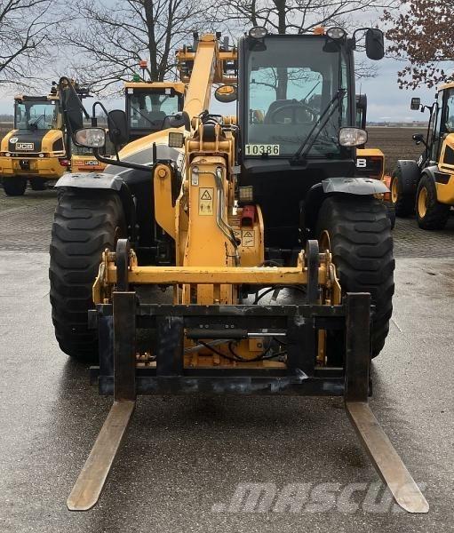 JCB 535-95 مناولات متداخلة