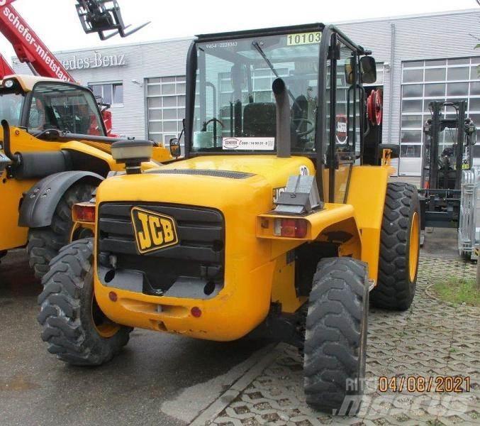 JCB 940-4 شاحنات الطرق الوعرة