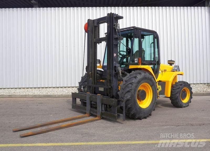 JCB 940-4 شاحنات الطرق الوعرة
