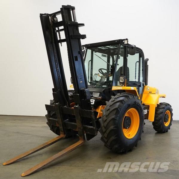 JCB 940-4 شاحنات الطرق الوعرة