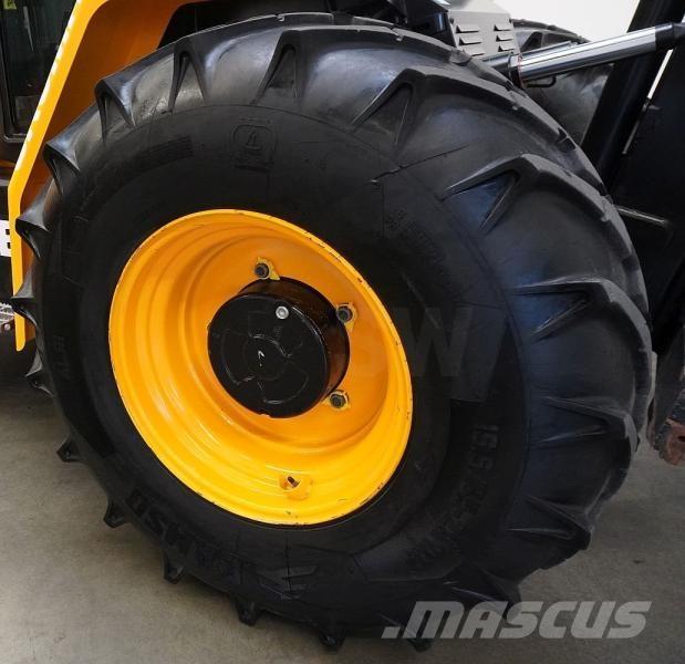 JCB 940-4 شاحنات الطرق الوعرة