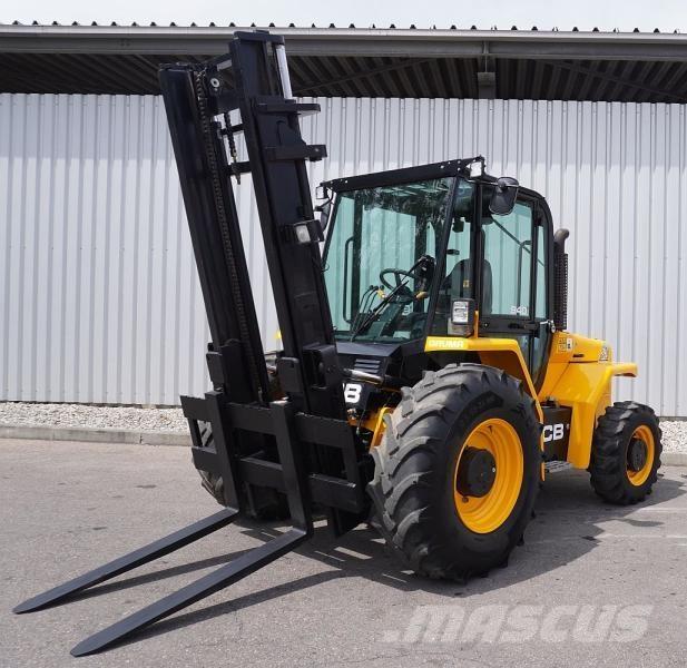 JCB 940-4 شاحنات الطرق الوعرة