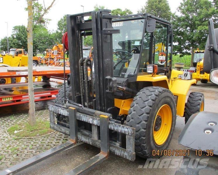 JCB 940-4 شاحنات الطرق الوعرة
