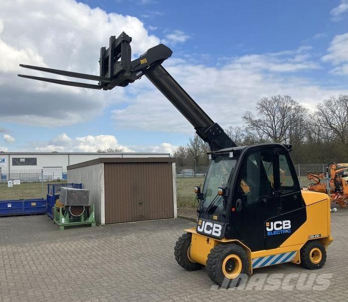 JCB TLT35-22E مناولات متداخلة