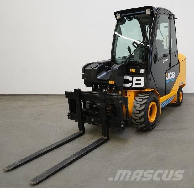 JCB TLT35-22E مناولات متداخلة