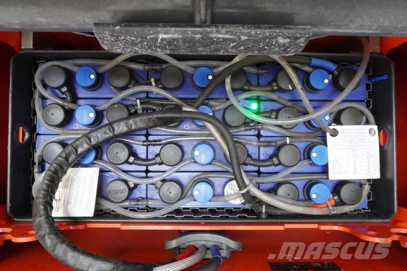 Linde D 12 133 شاحنات مناولة ذاتية الدفع