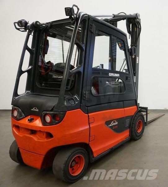 Linde E 25 387 شاحنات ذات رافعات شوكية تعمل بالكهرباء
