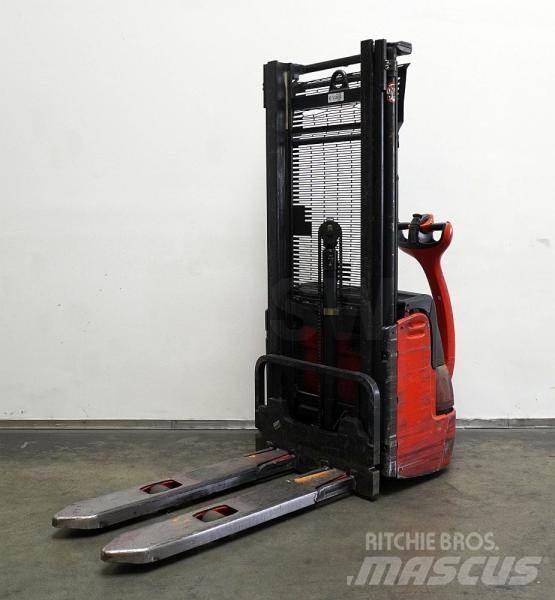 Linde L 10 379 شاحنات مناولة ذاتية الدفع