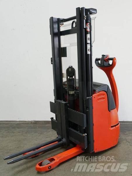 Linde L 10 379 شاحنات مناولة ذاتية الدفع