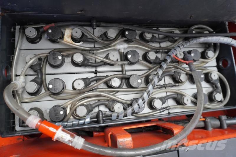 Linde L 14 372 شاحنات مناولة ذاتية الدفع