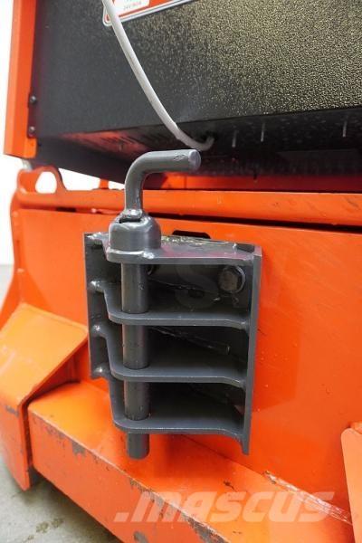 Linde P 30 132 شاحنة قاطرة