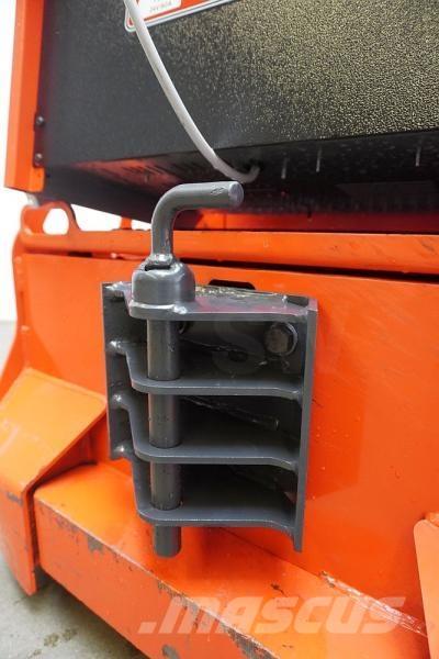 Linde P 30 132 شاحنة قاطرة