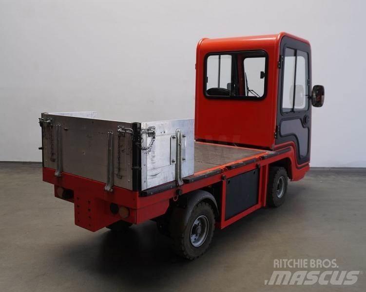 Pefra 610 شاحنة قاطرة