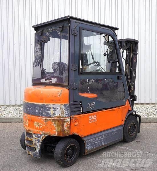 Toyota 7FBMF25 شاحنات ذات رافعات شوكية - أخرى